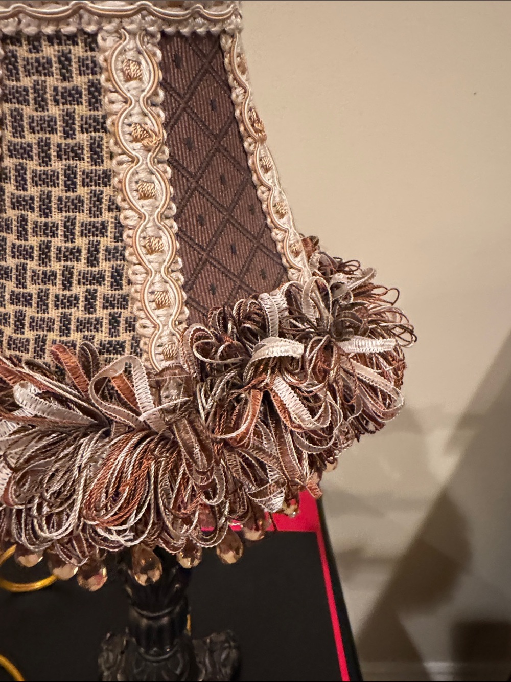 Vintage-Inspired Brown Table Lamp with Ornate Shade - Picture 6 of 6